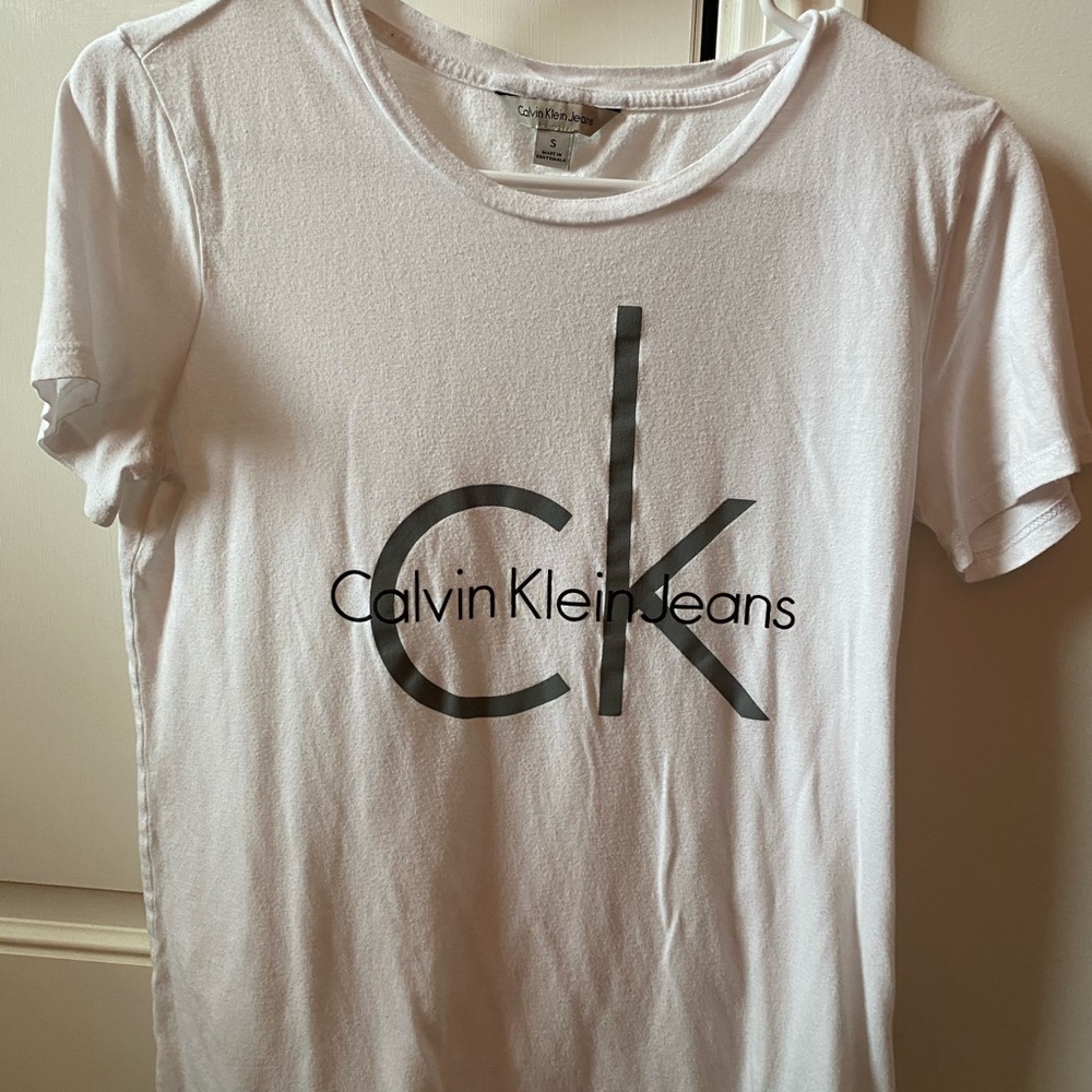 Calvin Klein t shirt